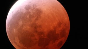 lunar-eclipse-blood-moon - RON DELVAUX VIA THE VIRTUAL TELESCOPE PROJECT - google search